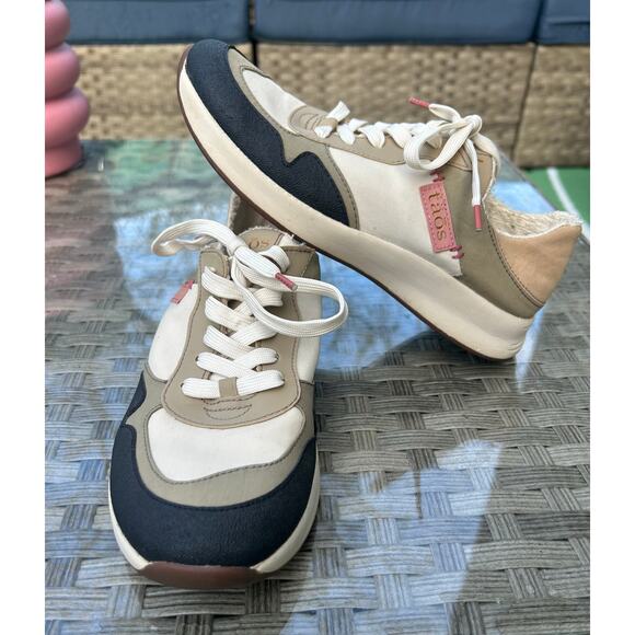 Taos Direction Sneakers – Neutral Beige/Black  - Women’s Size 7 - Picture 8 of 8